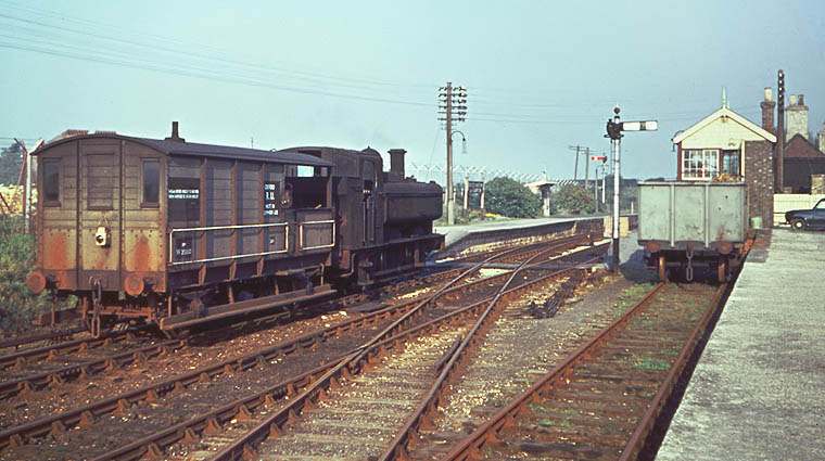 7412 & brakevan at Brize Norton & Bampton on 14 October 1961