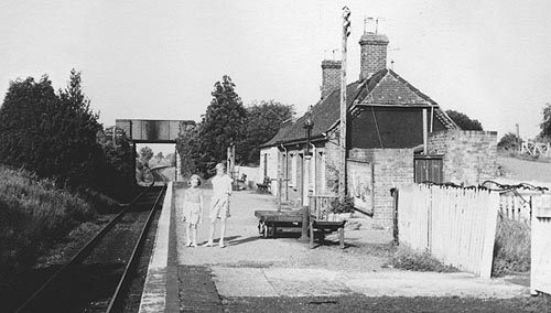Alvescot Station in 1961