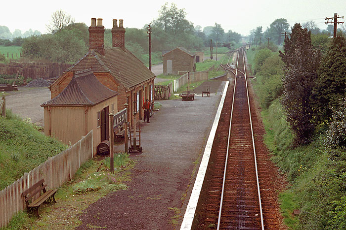 Alvescot station
